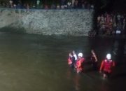 Sinergitas Polres Blitar, TNI, dan BPBD Berhasil Evakuasi Korban Tenggelam di Dam Sungai Berut Jatinom.