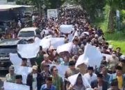 Demo “Sampang Gelap”, Warga Tuntut Pemkab Segera Gelar Pilkades.