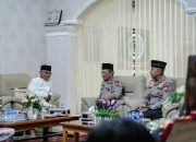 Pupuk Sinergitas Dengan Ulama Kapolda Jatim Kunjungi Ketua Umum MUI di Kota Kediri.