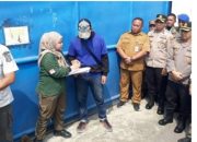 Pemkot Surabaya Resmi Segel Gudang CV . Sentosa Seal