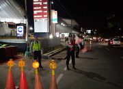 Antisipasi Lonjakan Arus Balik Petugas Gabungan Pos Gatur Wilayah Hukum Polsek Kedung Waringin Laksanakan Gatur Lalu Lintas di H+3 Lebaran