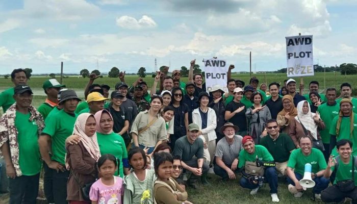 PT.Rize Farm Indonesia Berkolaborasi Dengan Wavemaker Impact Gelar Sarasehan Bersama Petani Desa Jatireja.