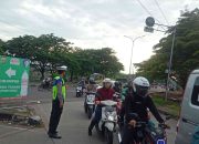 Satlantas Polsek Cikarang Timur Tampil Pagi Hari Dengan Gatur Lantas Pastikan Kelancaran Lalu Lintas.