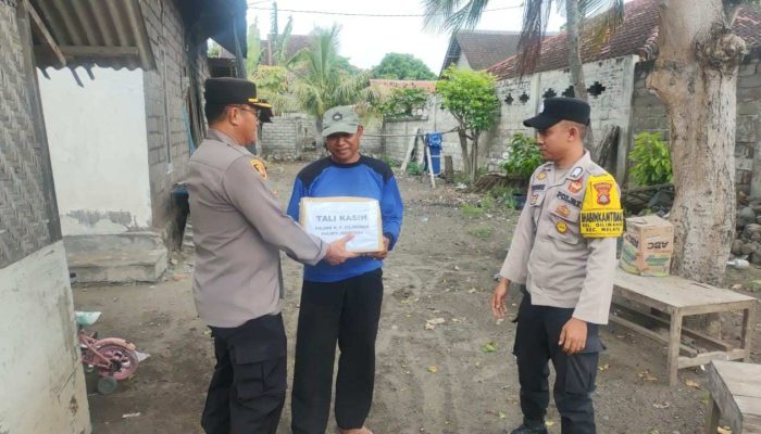 Minggu Kasih Kapolsek Gilimanuk Bantu Warga Kurang Mampu di Lingkungan Samiana