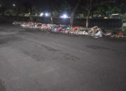 Tumpukan Sampah Dipinggir Jalan Pelatuk Bau Tak Sedap Surabaya