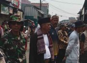 Camat Tambun Selatan Terjun Langsung Laksanakan Sosialisasi Pembongkaran Bangli di Pasar Tambun.