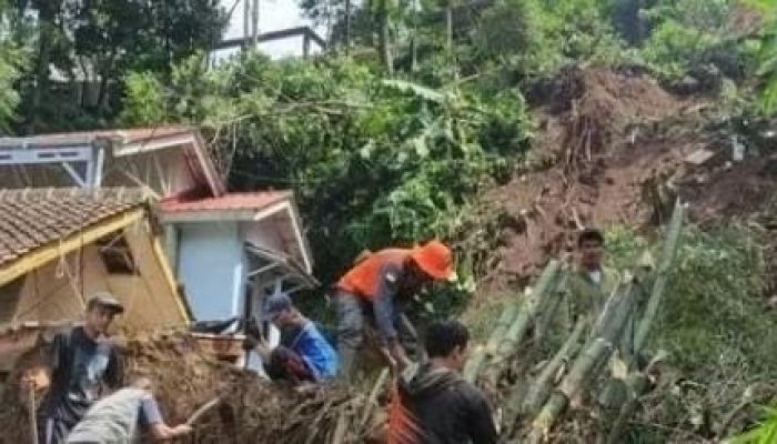 Pemkab Bandung Barat Tetapkan Status Tanggap Bencana Longsor di Lembang