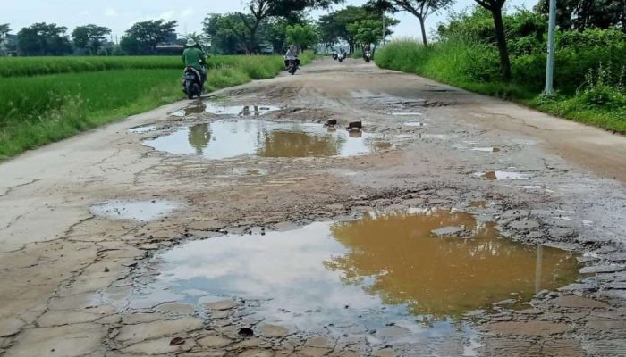 Warga Kecewa Jalan Arah Gerbang Blok F Perumahan GCC.2 Rusak Parah, Pemkab Bekasi & Developer Tak Kunjung Perbaiki