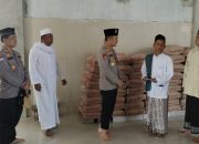 Dalam Safari Kamtibmas Kapolres Metro Bekasi Berikan Bantuan Untuk Masjid Al-Hidayah Kp Citarik