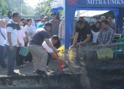 Dukung Program Ketahanan Pangan, Polres Blitar Kota Budidaya Ikan Bersama Warga