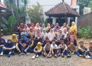 Silaturahmi Keluarga Besar SD Muhamadiyah Jepara Bersama Wali Kelas Dan Dewan Guru.
