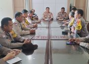 Kapolsek Sukatani Pimpin Rapat ANEV Tingkatkan Kinerja Dan Layanan Masyarakat