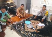 Bhabinkamtibmas Polsek Sukatani Lakukan Sambang Silaturahmi ke Kades Suka Makmur Bahas Keamnan dan Ketertiban 