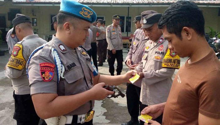 Polsek Sukatani Gelar Gaktibplin, Cek Kelengkapan Surat-Surat Senpi Dinas