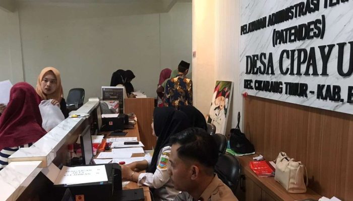 SPKT Polsek Cikarang Timur Berikan Pelayanan Humanis Kepada Masyarakat di Desa Cipayung