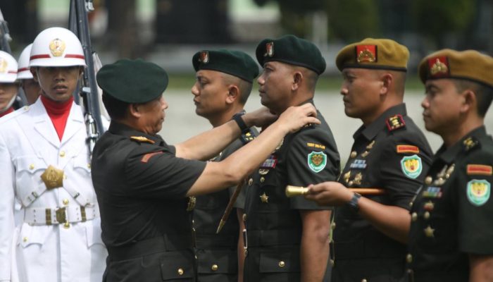 Pangdam III/Siliwangi Pimpin Sertijab Danyonif 300/BJW dan Danyonarmed 5/PG