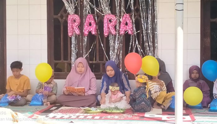 Keluarga Besar Sami Hoddin Dan Sebti Udiyah Sari Melakukan Tradisi Tedak Siten