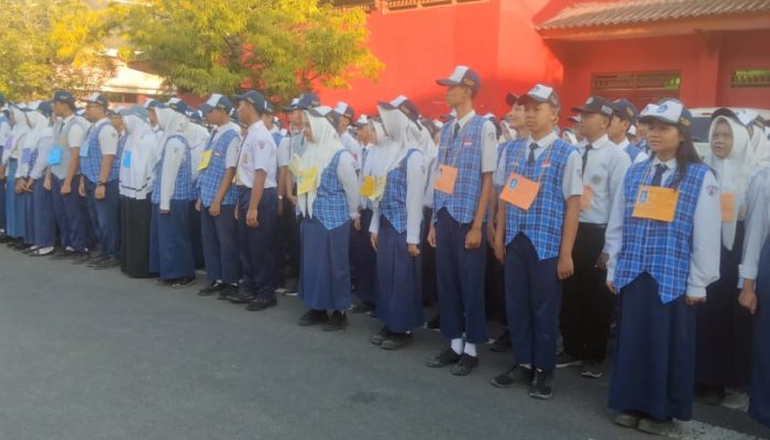 Peserta MPLS MPLS SMAN 1 SumeneP