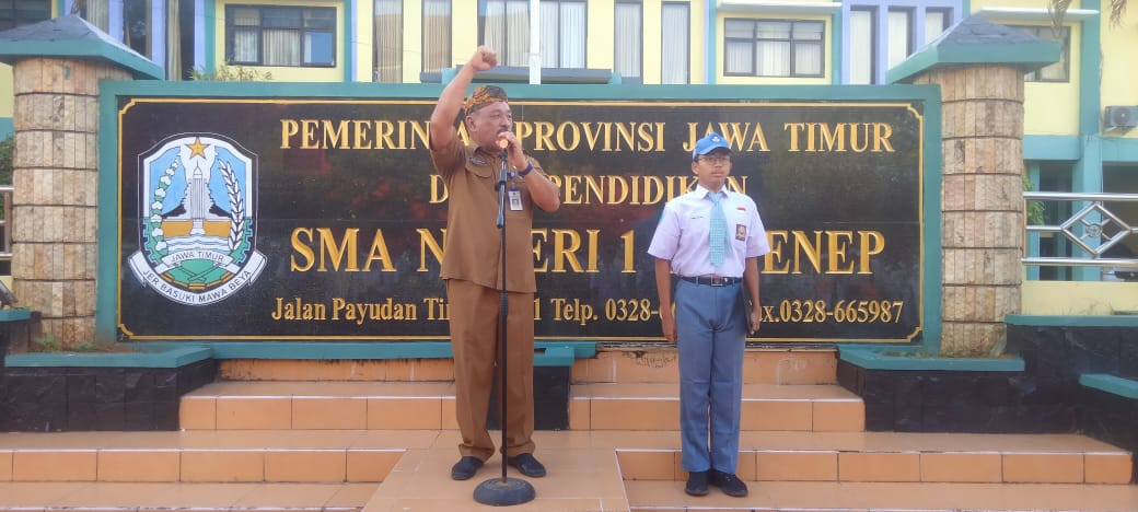 Kepala Sekolah SMAN 1 Sumenep Drs.Rafiudin, M.pd, Saat MPLS