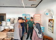 Waspada Beras Oplosan, TNI Polri dan Forkopimca Monitoring di Pasar dan Toko Wilayah Arjoasri