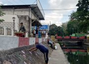 Warga RT 004 Pabian Gelar Bersih-Bersih Sungai Menyambut Hari Kemerdekaan RI Ke-80