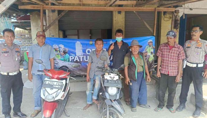 Unit Lantas Polsek Cikarang Timur Sosialisasikan Ops Patuh Jaya 2025 di Pangkalan Ojek Asem Desa Tanjungbaru