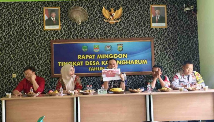 Kades Karang Harum Bahas Persiapan HUT RI Ke-80 Dan Hari Jadi Kabupaten Bekasi Ke-78 Dalam Rapat Minggon