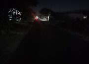 Jalan Protokol Arjasa Gelap, Sampai Kapan Warga Harus Meraba Jalan?