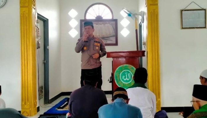 Kapolsek Ciktim Berikan Himbauan Kamtibmas Dalam Safari Jum’at di Mesjid Al-Muamanah Cambay