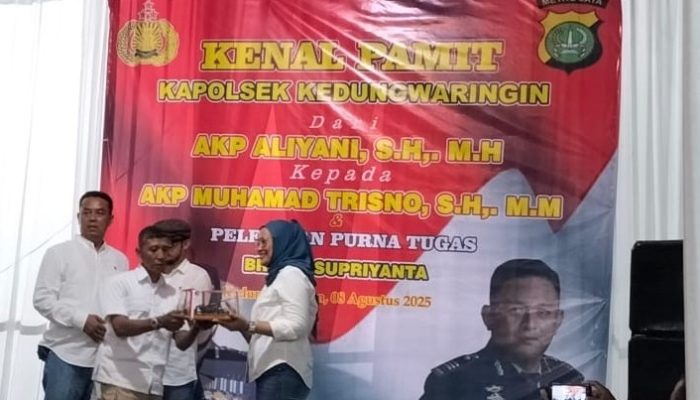 Polsek Kedungwaringin Gelar Kenal Pamit Dengan Kapolsek Baru Bersamaan Pelepasan Purna Tugas Anggota