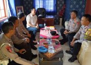 Tunjukan Komitmen Jalin Sinergitas Kapolsek Kedungwaringin Baru Sambangi Desa Karangharum