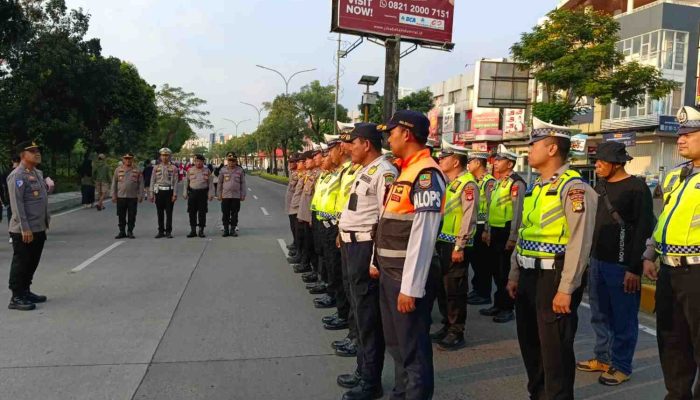 Polsek Cikarang Timur Amankan Jalannya Car Free Day di Science Boulevard Stadion Wibawa Mukti.