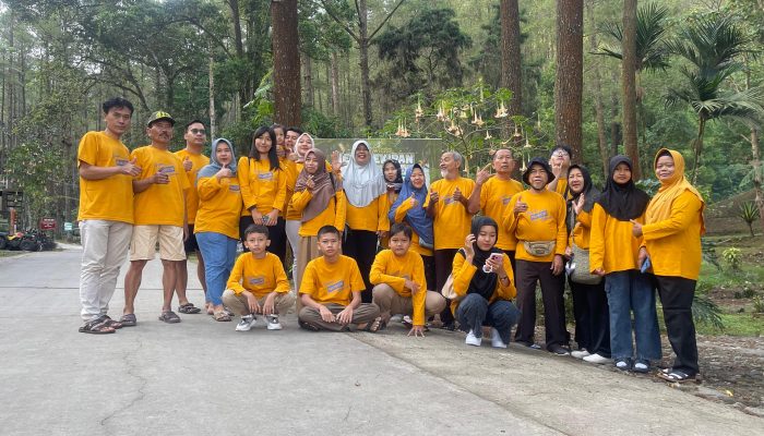 Family Gathering Keluarga Besar Mbah Srihadi di Bukit Sekipan: Malam Penuh Kebersamaan, Pagi Sehat dengan 50 Anggota Keluarga