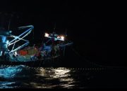Perairan Nyamplong Ondung Dikuasai Kapal Porsen, Siapa di Balik Ini?