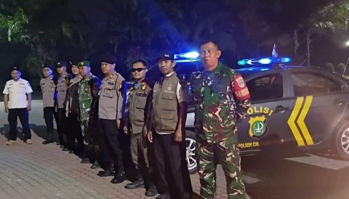 Bersinergi Menjaga Keamanan Polsek Cikarang Timur Bersama Muspika Cikarang Timur Gelar Patroli Gabungan