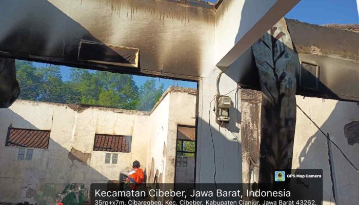 Si jago merah lahap 4 lokal Sekolah SDN Cibaregbeg 1 Cibeber Cianjur
