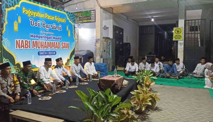 Perkuat Ukuwah Islamiyah, Babinsa Koramil 0801/03 Arjosari Hadiri Peringatan Maulid Nabi