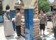 Dalam Safari Jumat, Kapolres Metro Bekasi Berikan Bantuan Semen Kepada DKM Masjid Nurul Huda 