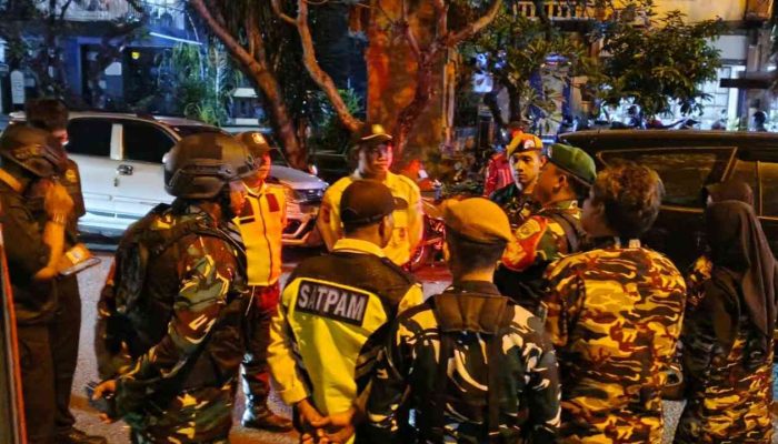 Ciptakan Kondusifitas Wilayah Koramil 08/Lemah Abang – Kodim 0509, Gelar Patroli Bersama Ormas