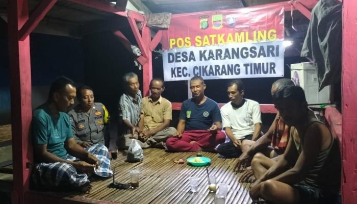 Bhabinkamtibmas Karangsari dan Jatibaru Gelar Ngopi Kamtibmas Bersama Warga Cikarang Timur