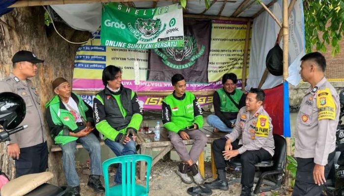 Keceriaan Ojek Online di Pangkalan, Saat Kapolsek Sukatani Bawakan Makan Siang Gratis