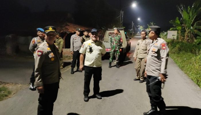 Patroli Tiga Pilar Polsek Cikarang Timur, Jaga Kamtibmas Dan Berikan Kenyamanan Malam Akhir Pekan