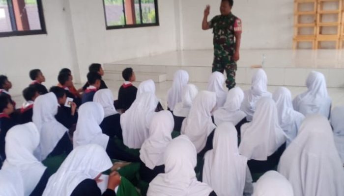 Koramil 08/Lemah Abang Berikan Pembinaan Wawasan Kebangsaan LDKS SMPIT Al-Luthfah