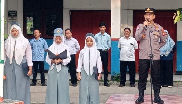 Polsek Cikarang Timur Gelar Police Goes To School di Tiga Sekolah, Bangun Generasi Muda Sadar Hukum dan Disiplin