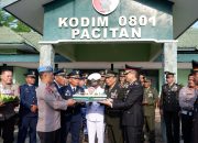 HUT TNI Ke 80 , Kapolres Pacitan Beri Kejutan Kue dan Tumpeng Ke Makodim Pacitan, Bukti Sinergitas TNI Polri