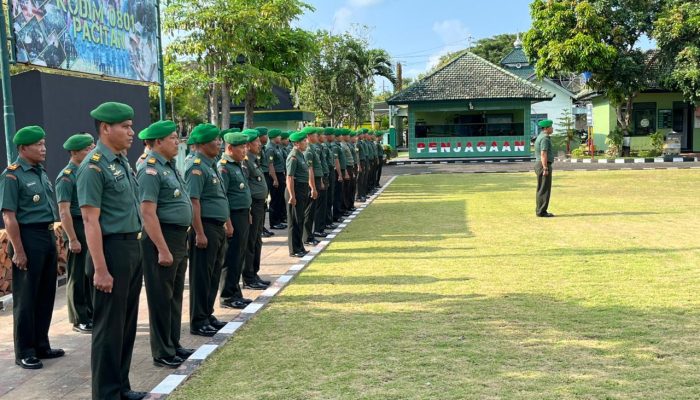 Kodim Pacitan Gelar Upacara Kenaikan Pangkat Prajurit