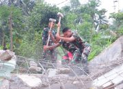 Satgas TMMD 126 Kodim Pacitan Mulai Pembongkaran Polindes di Desa Petungsinarang