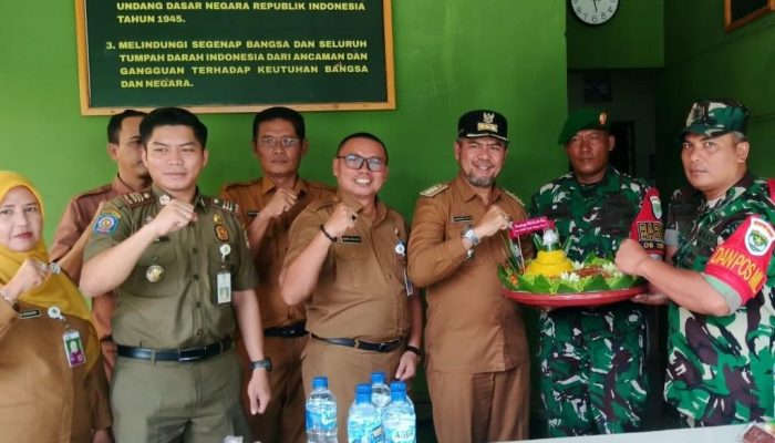 Muspika Cikarang Selatan Kunjungi Posmil Koramil 08/Lemah Abang Beri Ucapan Selamat HUT TNI KE -80