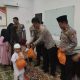 Polsek Cikarang Timur Laksanakan Sholat Magrib Berjamaah, doa bersama dan Santunan Anak Yatim