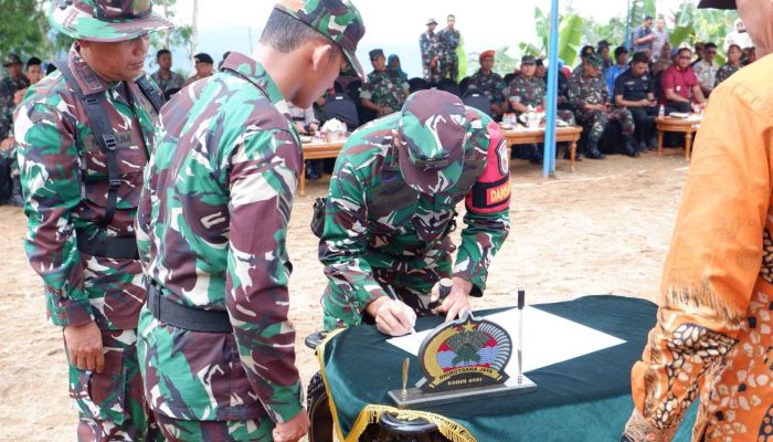 Kadispotdirga Lanud Iswahjudi Pimpin Upacara Penutupan TMMD ke 126 Kodim Pacitan